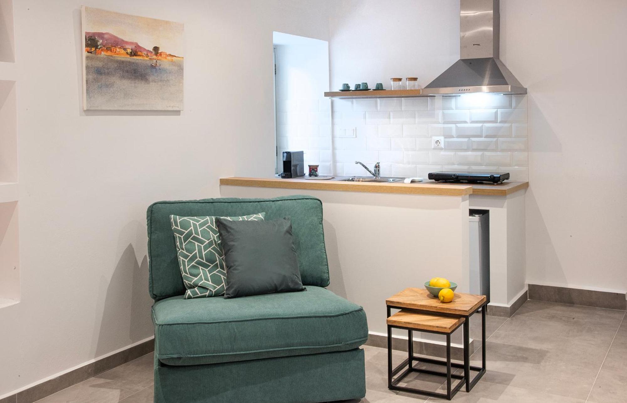 Chora Aegina'S Apartments Exterior photo